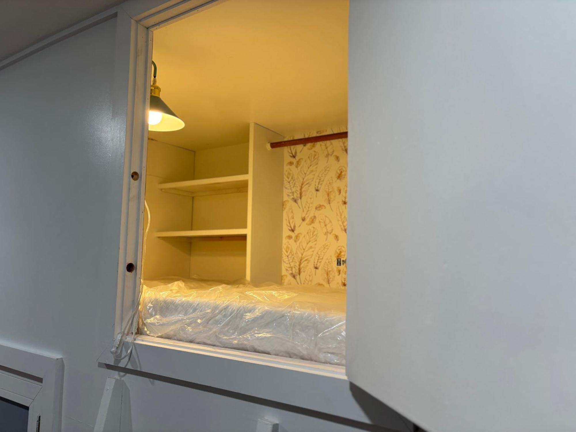 Capsule Hostel Newark Exterior photo